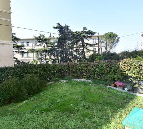 Spianata Castelletto, splendidi 190 mq con grande giardino