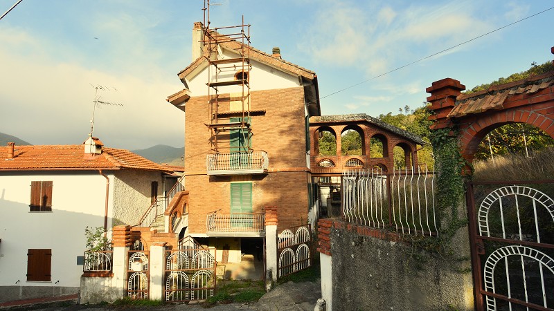 Stabbio (vicinanza Casella), villa indipendente