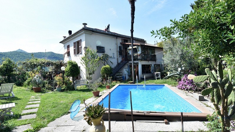 San Felice, splendida villa bifamiliare con piscina