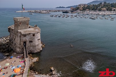 Rapallo, appartamento fronte mare con vista sul Castello, da ristrutturare