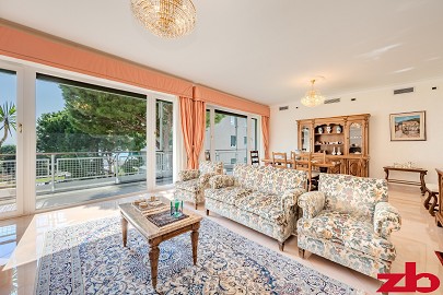 Corso Italia, importante appartamento con terrazza vista mare