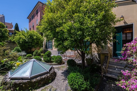 Magnifica Villa bifamiliare in Piazza Leopardi