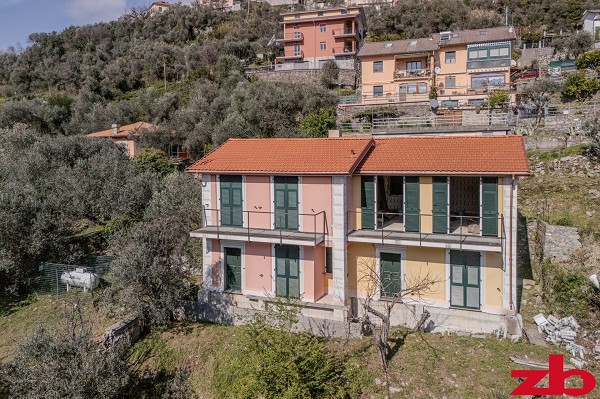 Casa indipendente in località SALTO (Avegno) , nuova costruzione immersa nel verde