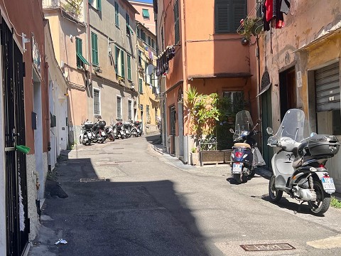 Sturla, negozio di 33 mq