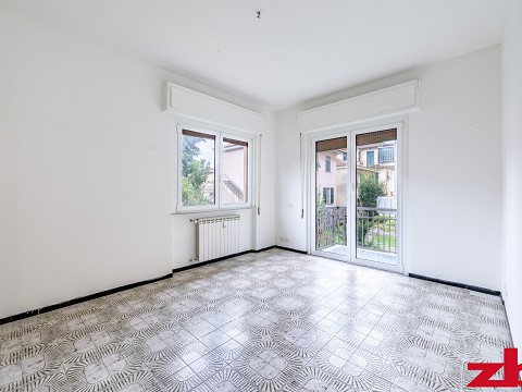 Via Ponte Nuovo, luminosi 69 mq con piscina condominiale