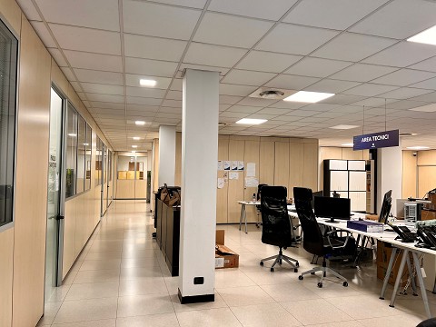 Via Spataro, ufficio di circa 550 metri quadrati in ottime condizioni e libero subito