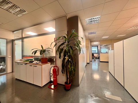 San Benigno,  ampio ufficio di 360 mq