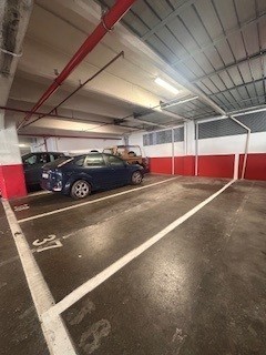 Corso Paganini, posto auto doppio