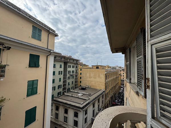 Via Dattilo, 8 vani ben esposti da ristrutturare