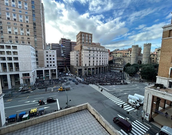 Via Ceccardi, ufficio di rappresentanza in locazione nel cuore del centro