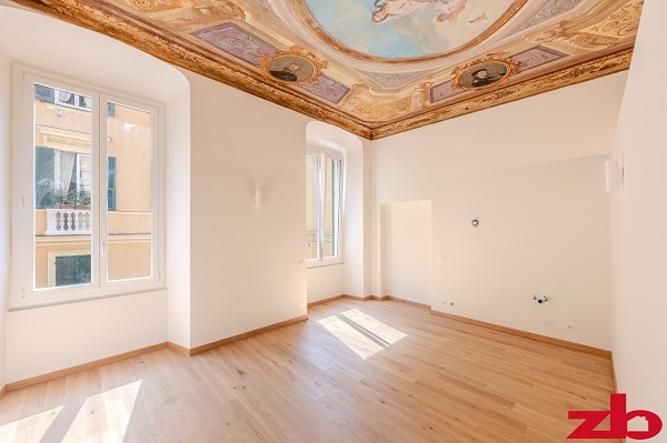 Via Caffaro, Elegante monolocale ristrutturato con soffitti affrescati