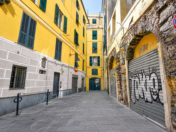 AFFITTO CENTRO STORICO: Camera all’interno di un elegante palazzo storico in appartamento condiviso.